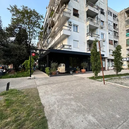 Eleven Apartment *